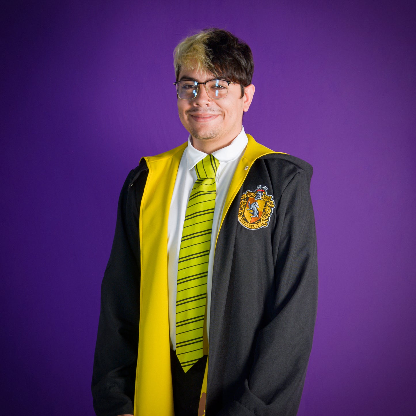 Uniforme completo Hufflepuff (Capa- camisa- pantalón-corbata - totebag)