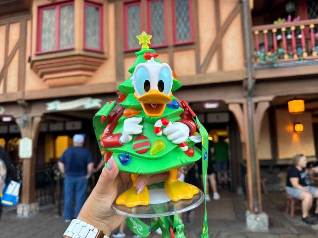 SIPPER DONALD DE NAVIDAD 2023 (CON LUCES)